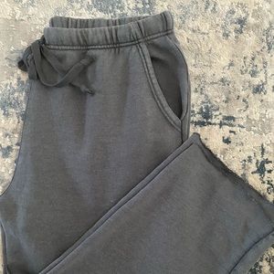 AERIE SANDY FLEECE CROPPED SWEATPANT